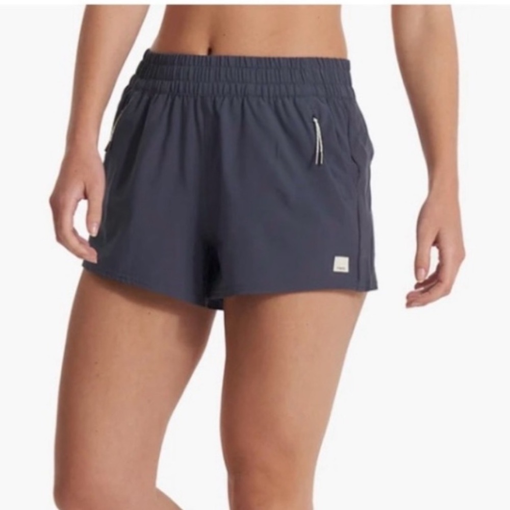 Vuori Dash Shorts in Azure